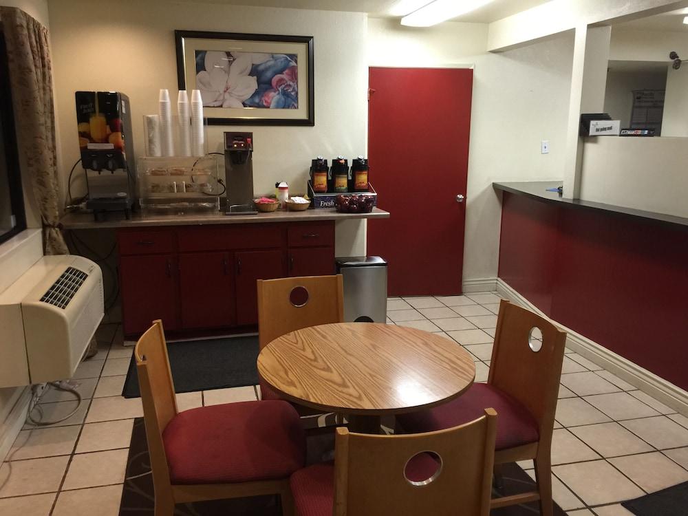 Fresno Inn Bagian luar foto