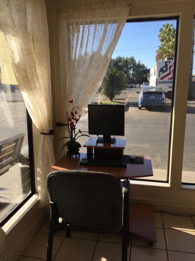 Fresno Inn Bagian luar foto