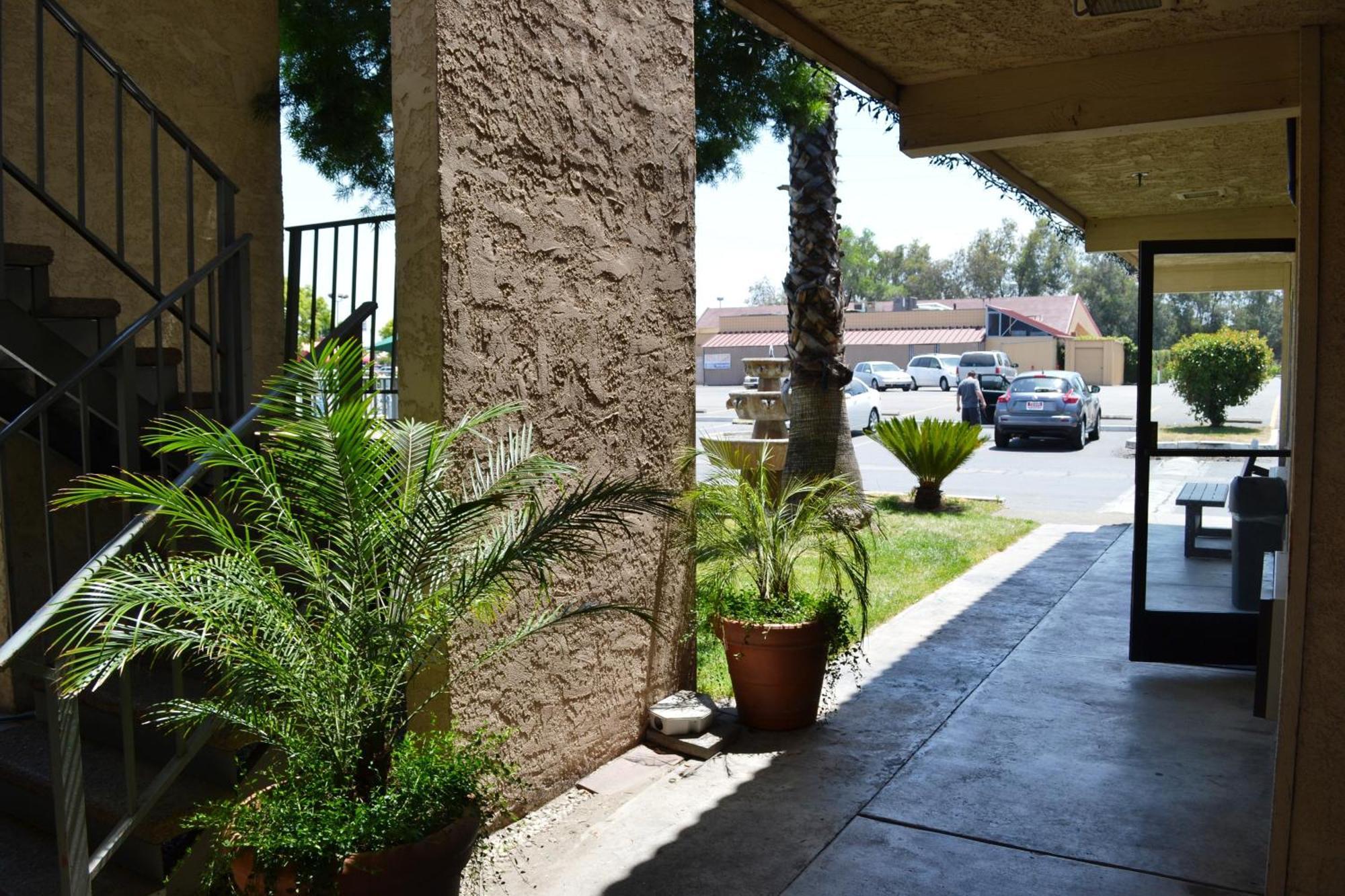 Fresno Inn Bagian luar foto