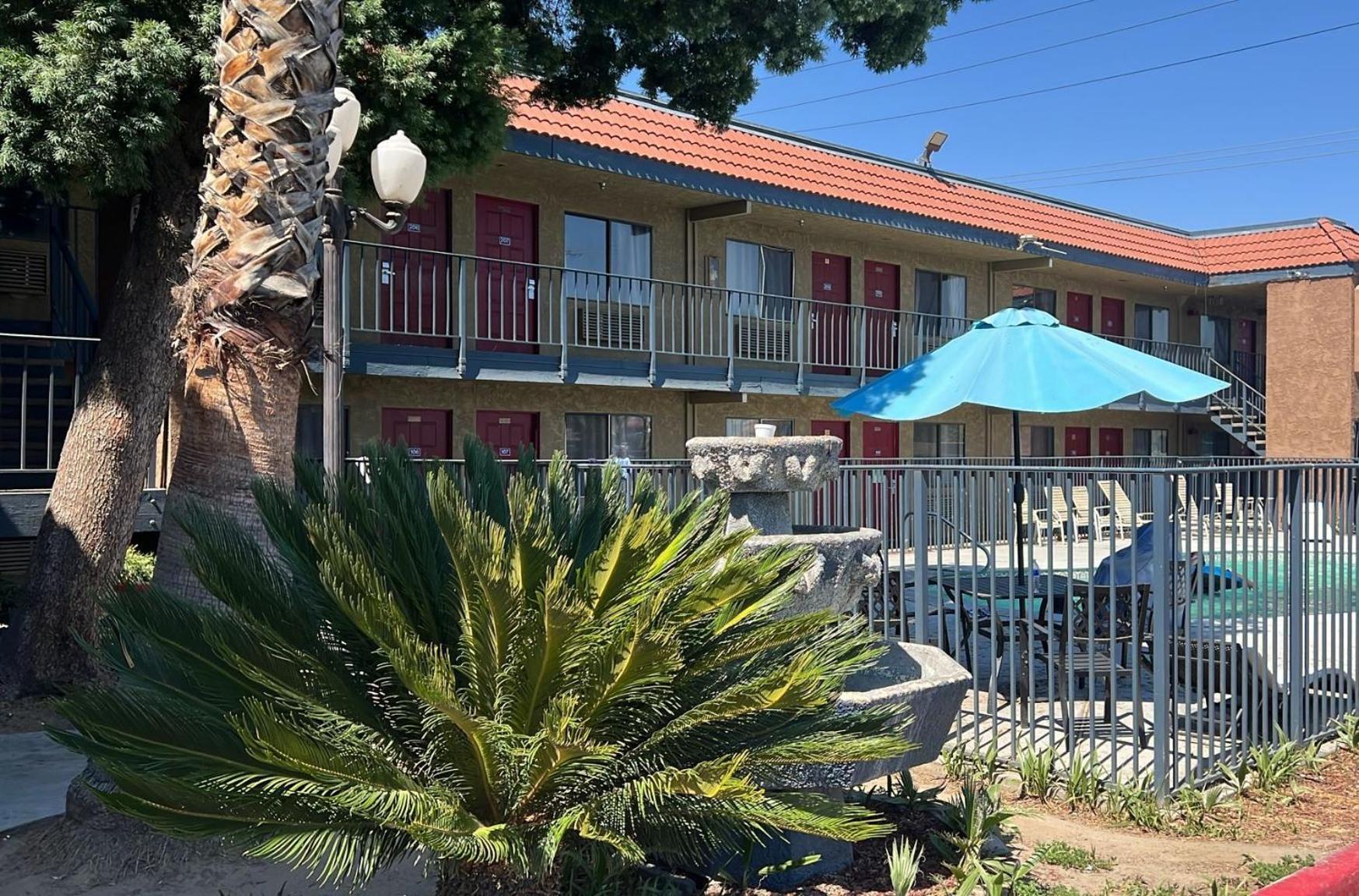 Fresno Inn Bagian luar foto
