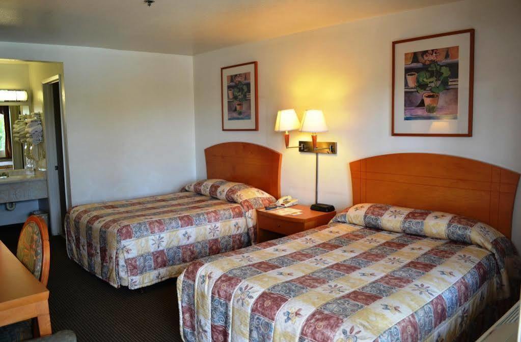 Fresno Inn Bagian luar foto